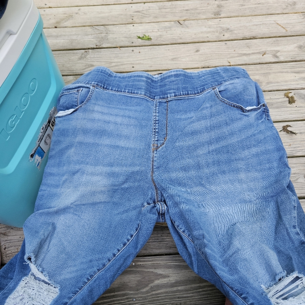 Old Navy Rockstar Distressed Jeggins
